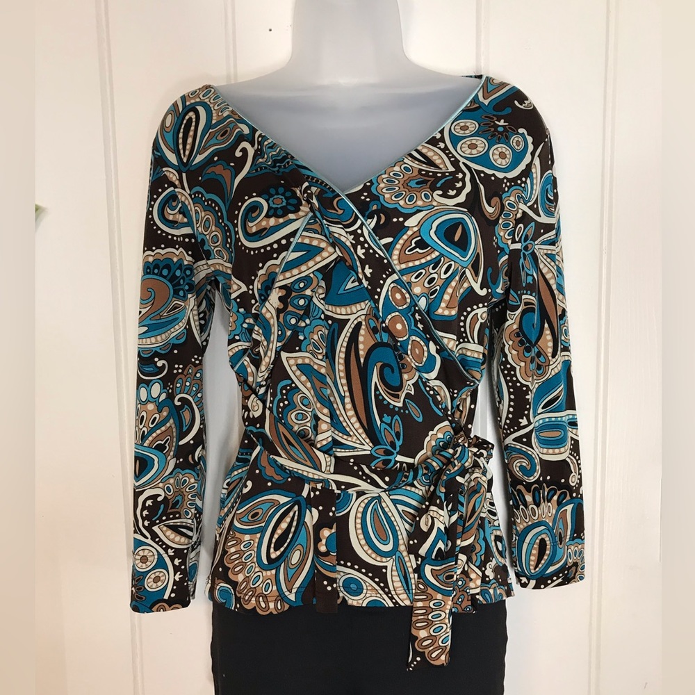 Dressbarn Multicolor Design Blouse 
Size Small 4 - 6 
Polyester Stretch Material